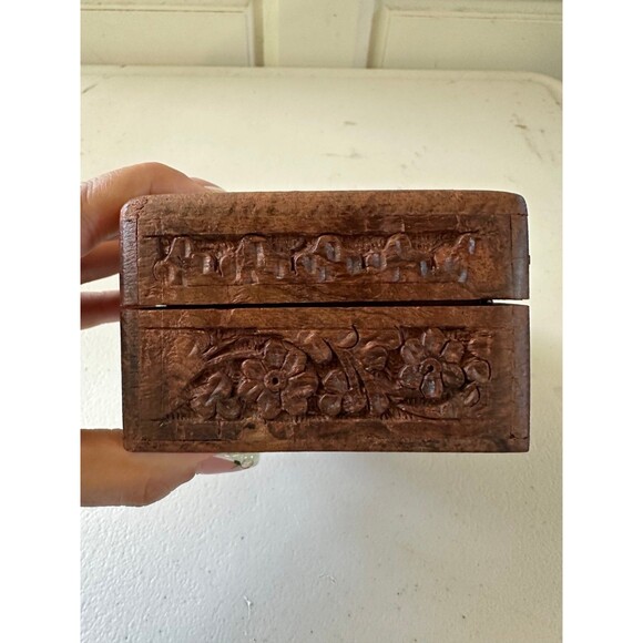 Vintage Hand Carved Inlaid Brass Accent Wooden Jewelry Trinket Keepsake Box - Picture 4 of 6